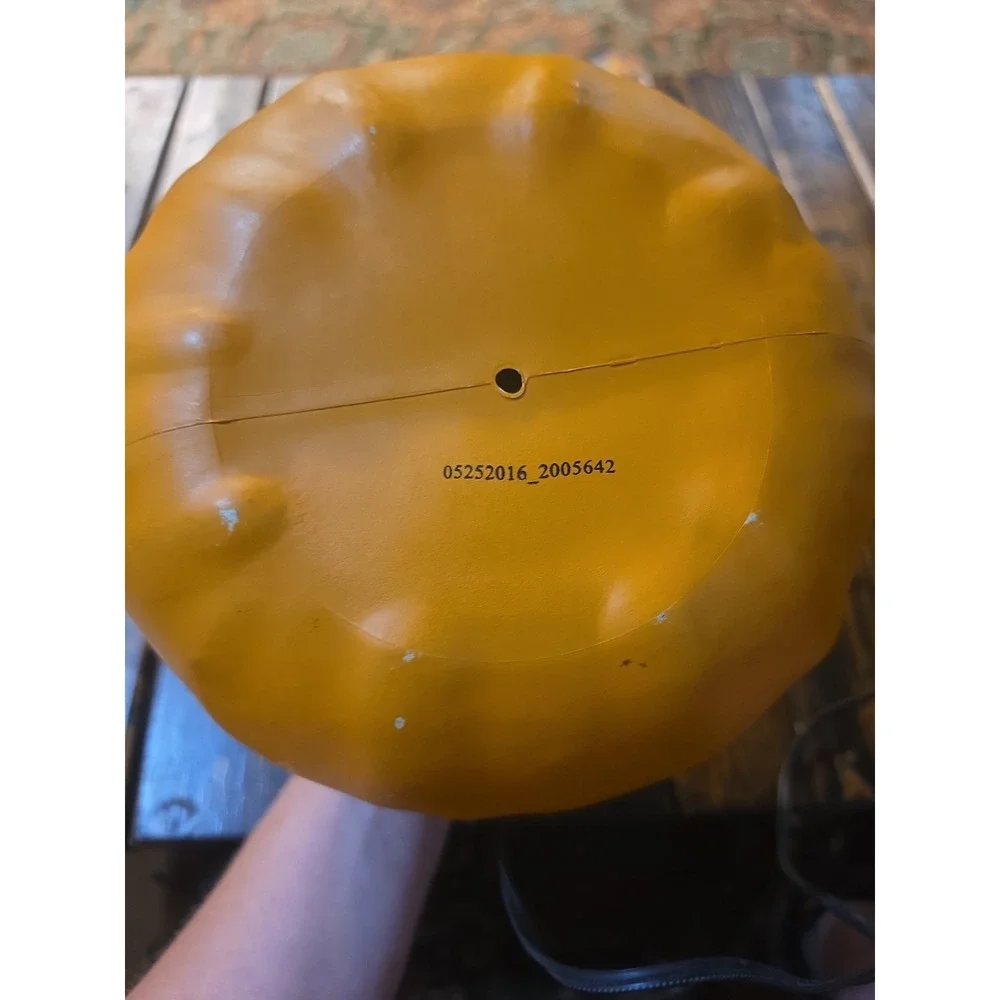 Round Outside Plug in Pumpkin  **Working **